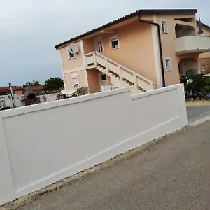 Darija Apartment Vir